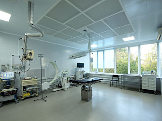 Clean room for laminar flow operating room